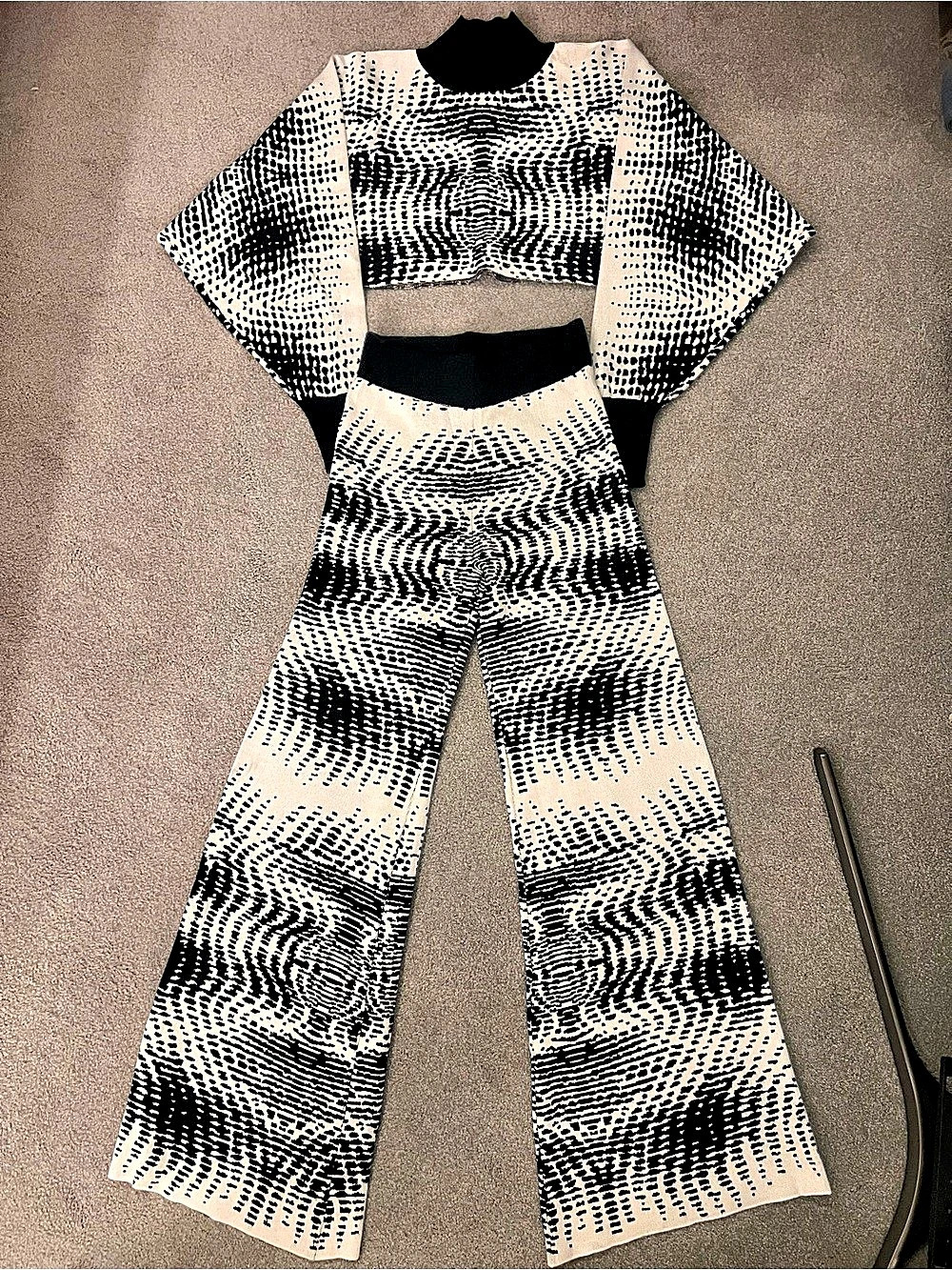 Akira Abstract Wide-Leg Set in Black & White Size Medium NWT - Picture 2 of 9